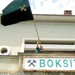 Monténégro : la grève des mineurs de bauxite paralyse Nikšić