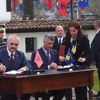À Prizren, un accord « historique » entre l'Albanie et le Kosovo