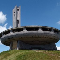 Bulgarie : à qui appartient la « soucoupe volante » communiste du mont Bouzloudja ?