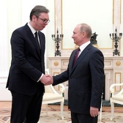 Serbie : Vučić a-t-il plus peur de Poutine que de l'UE ?