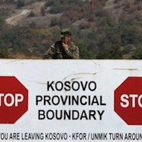 Nord du Kosovo : les barrages serbes continuent, début des pénuries