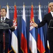 Dmitri Medvedev à Belgrade : un milliard de dollars, des accords énergétiques et le Kosovo