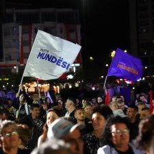 Législatives en Albanie : Agron Shehaj, alternative libérale contre la corruption et l'exil