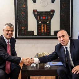 Kosovo : Thaçi et Haradinaj, 20 ans de « je t'aime moi non plus »