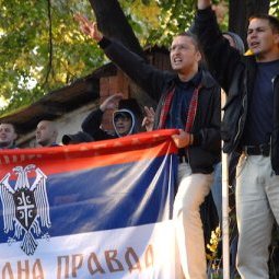Serbie : les néo-nazis, des marionnettes pour faire peur ? (2/2)