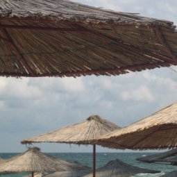 Tourisme en Bulgarie : sous la plage, les excréments