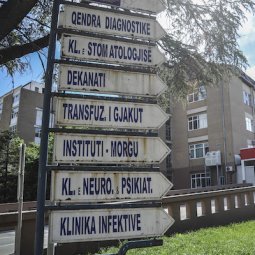 Le Kosovo est devenu une fabrique de personnels de santé pour l'export