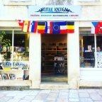 Kutak Knjiga. Un libraire français sur l'île de Korčula