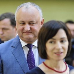 Présidentielle : une Moldavie coupée en deux