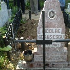 Roumanie : les corps des époux Ceauşescu exhumés à huis clos