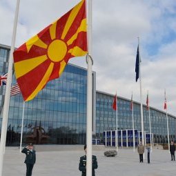 Macédoine du Nord : un drapeau au cœur du roman national