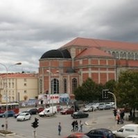 Kosovo : la cathédrale inachevée et le banquier malhonnête