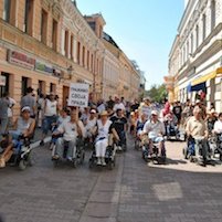 Bosnie : les personnes handicapées manifestent à Banja Luka