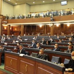 Censure du gouvernement Kurti, le Kosovo plonge dans la crise