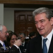 Albanie : une réforme de la Constitution sur mesure pour Sali Berisha