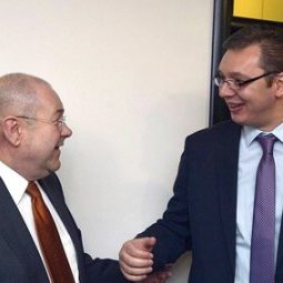 Mercato gouvernemental en Serbie : Aleksandar Vučić rallie le SPS et les Hongrois de Voïvodine