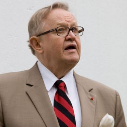 Martti Ahtisaari, émissaire de la paix entre le Kosovo et la Serbie, est mort