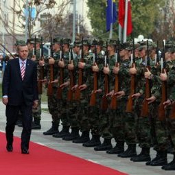 Visite historique du Premier ministre turc au Kosovo
