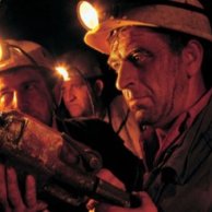 Monténégro : les mineurs de bauxite de Nikšić s'enferment à cinq kilomètres sous terre