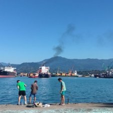 Poussés par l'hyperinflation et l'autoritarisme, les Turcs tentent leur chance à Batumi