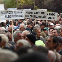 Bosnie-Herzégovine : les retraités en colère contre la précarité