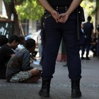 Grèce : la police donne l'assaut contre des migrants en colère