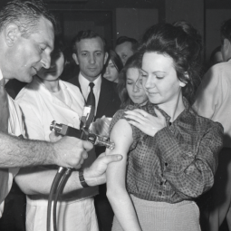 Covid-19 : pourquoi les pays d'Europe de l'est sont-ils réfractaires à la vaccination ?