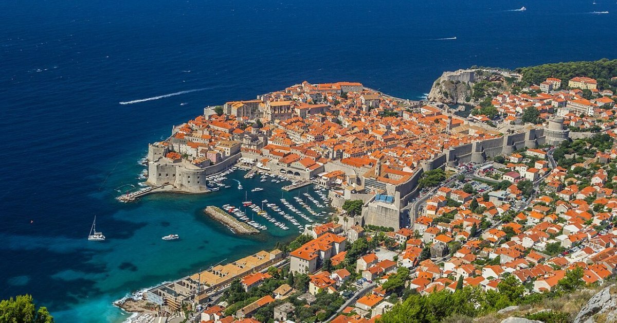 Croatie : pourquoi autant de déchets arrivent chaque hiver à Dubrovnik ?