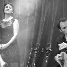Mix • Entre Grèce et Turquie, Çiğdem Aslan l'icône du renouveau rebetiko