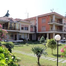 Albanie : des molotov contre la villa d'Enver Hoxha, le symptôme d'une mémoire non résolue