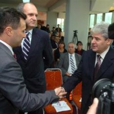 Nouveau gouvernement en Macédoine : le VMRO de Nikola Gruevski s'allie aux Albanais du BDI
