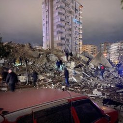 Turquie : après le séisme, la solidarité balkanique s'organise