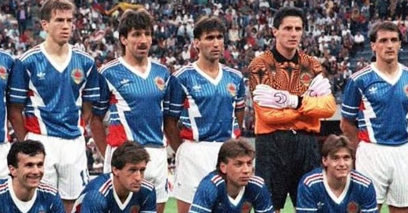 Essai | Le football dans le chaos yougoslave - Le Courrier des Balkans Essai | Le football dans le chaos yougoslave - Le Courrier des Balkans