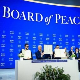 La Roumanie rejoint la Turquie, le Kosovo et la Bulgarie au « Conseil de la paix » de Trump