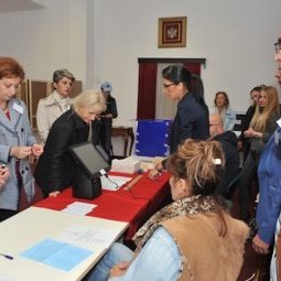 Législatives au Monténégro : l'opposition et le DPS de Milo Đukanović au coude-à-coude