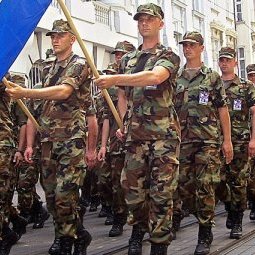 Croatie : la Présidente Kolinda Grabar-Kitarović veut réintroduire le service militaire