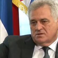Bosnie-Herzégovine : le président serbe Tomislav Nikolić demande pardon « à genoux » pour Srebrenica