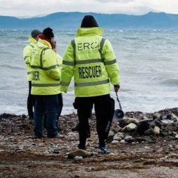 Grèce : à Lesbos, les 24 humanitaires sont acquittés !