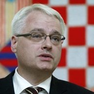Croatie : Ivo Josipović reçoit la présidente du Kosovo et boudera l'investiture de Tomislav Nikolić