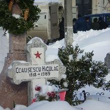 Roumanie : les dépouilles des époux Ceauşescu bientôt exhumées ?