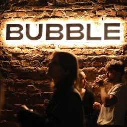 Kosovo : Bubble, premier bar queer de Pristina