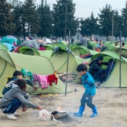Réfugiés : « les dirigeants européens doivent respecter le droit international »