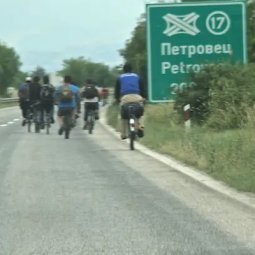 Réfugiés dans les Balkans, dix ans après | Macédoine du Nord : comment Skopje est devenu la ville d'Aofe