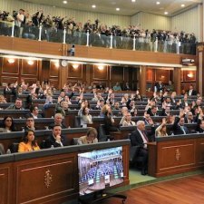 Le Kosovo est-il en train de plonger dans une crise politique ?