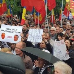Moldavie : dans la rue contre « l'étouffement de la démocratie »