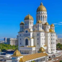 Roumanie : la cathédrale de la démesure nationale est enfin consacrée