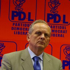 Législatives en Roumanie : coude à coude entre le PSD et le PDL, une abstention record