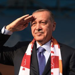 Tensions entre la Grèce et la Turquie à l'approche du centenaire de la « catastrophe de Smyrne »