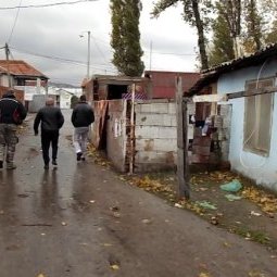 Dans les bidonvilles roms de Serbie et de Bosnie-Herzégovine, la grande peur du coronavirus