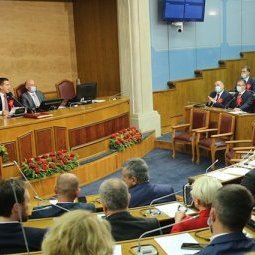 Monténégro : bras de fer entre Milo Đukanović et le Parlement